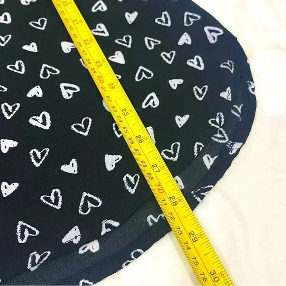 Mandee women black white heart print V neckline 1/2 cuffed  sleeves flowy top 2X - Picture 8 of 12